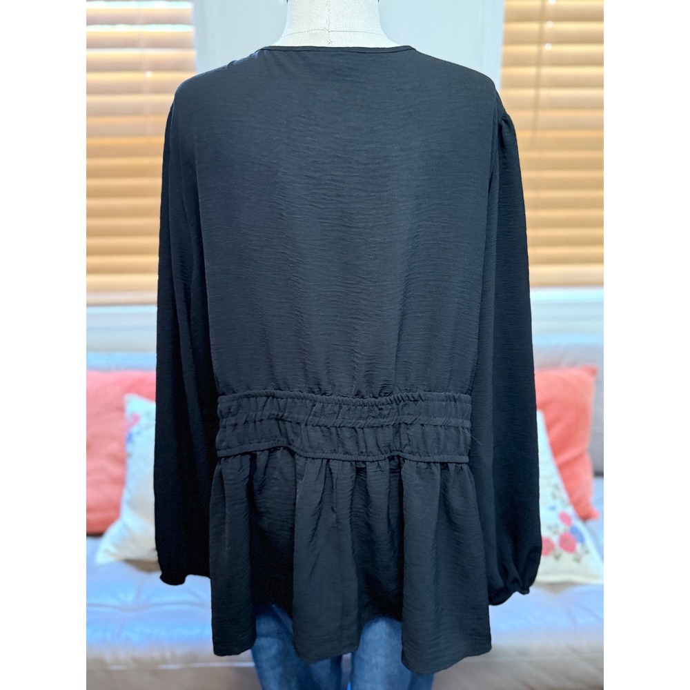 Torrid Black Long Sleeve Split Neck Peplum Tunic Top Size 3 3X - Picture 4 of 5